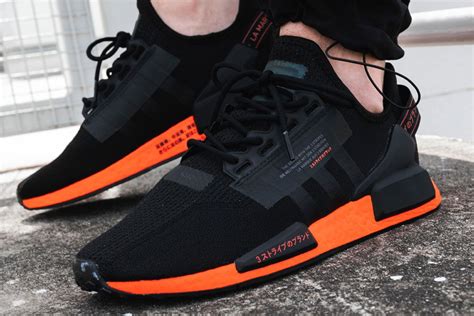 adidas nmd r1 v2 japan.